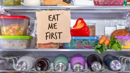 Eat me first post-it not on top shelf in the fridge